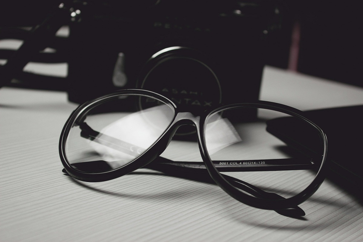 glasses-472027_1920